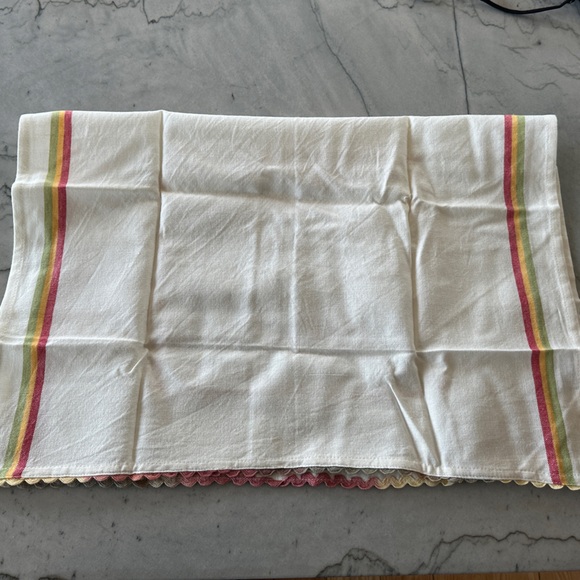 Catstudio “California” embroidered tea towel, brand new - Picture 3 of 3